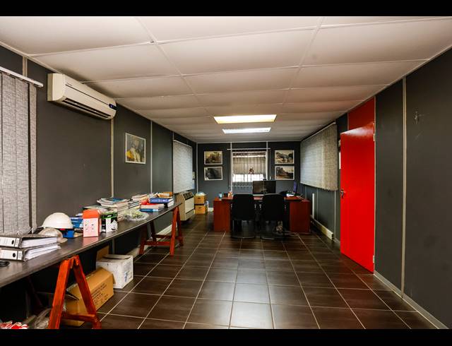 2,575M² WAREHOUSE FOR SALE IN WENTWORTH